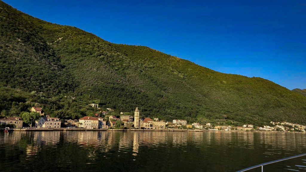 combined tours - view of Stoliv early morning