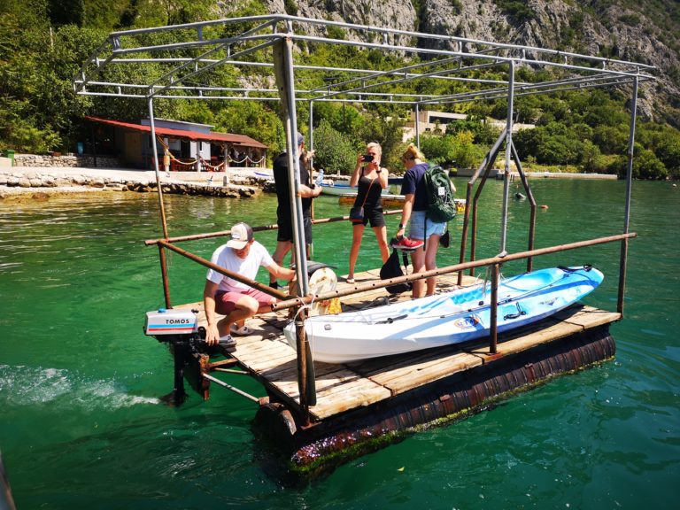 floating platform used at the mussel farm
